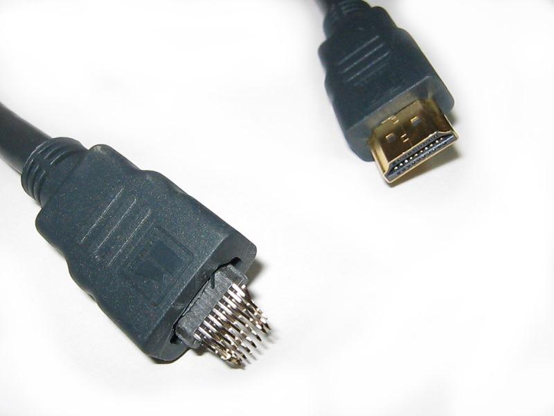 Сломанный HDMI-кабель