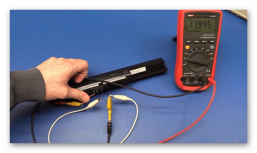 Процесс зарядки и проверки аккумулятора от ноутбука