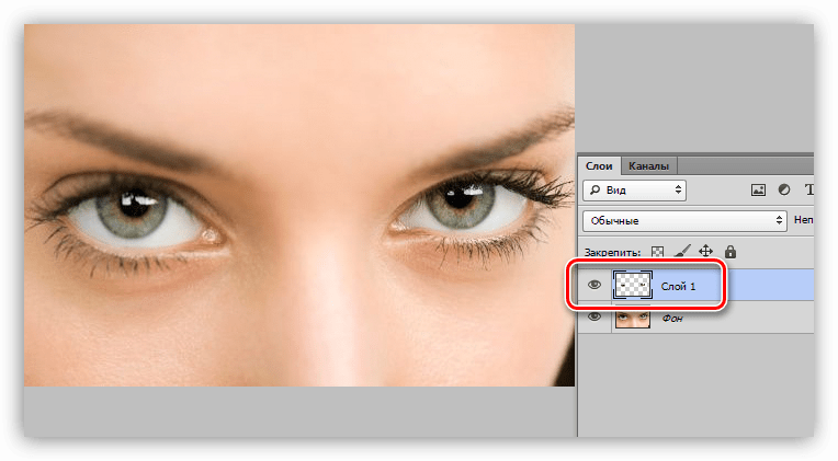 Отделение участка от основного слоя при выделении глаз в Фотошопе